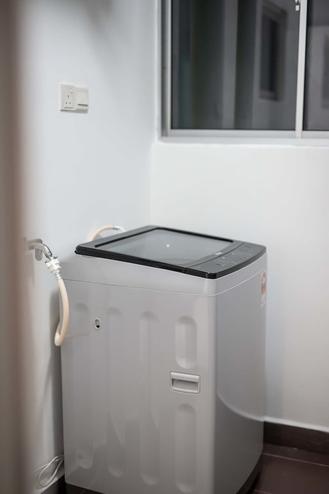Bright & Modern 3BR Suite, Free Parking