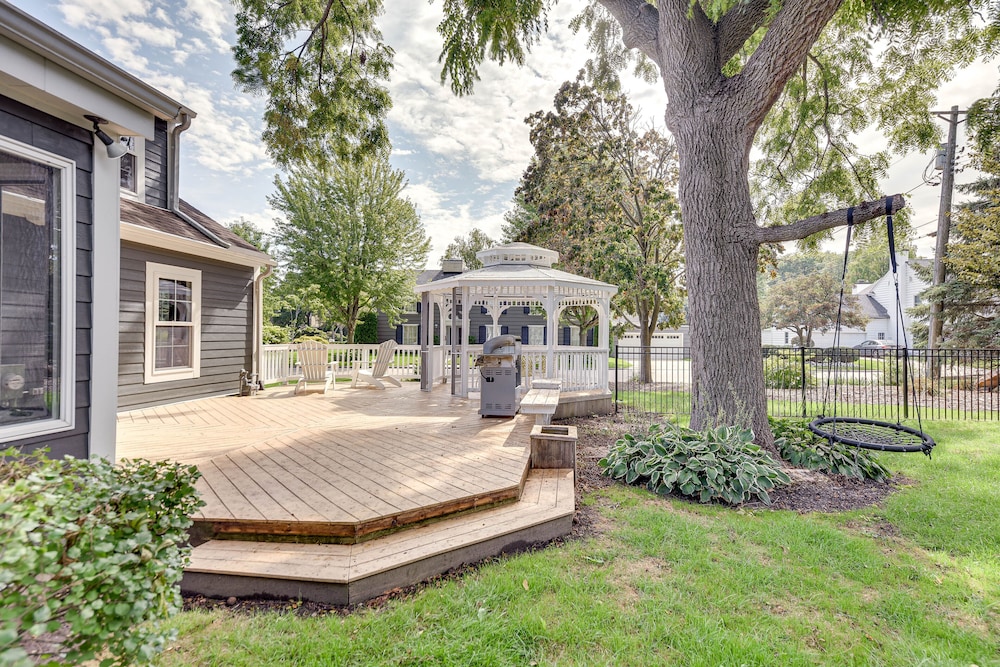 Charming Racine Home - Walk to Lake Michigan! - Property Image 4