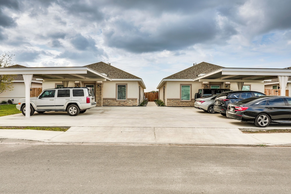 4 Mi to Dtwn: Modern Apartment in Edinburg!