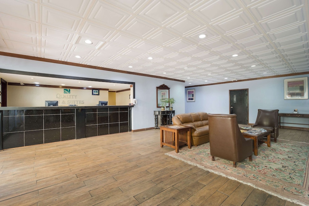 Statesboro Vacations - Quality Inn  Suites Conference Center Statesboro Historic District - Property Image 5