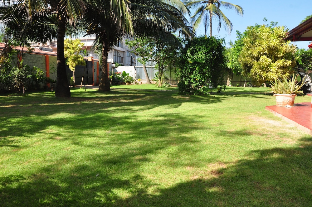 Sugandi Inn