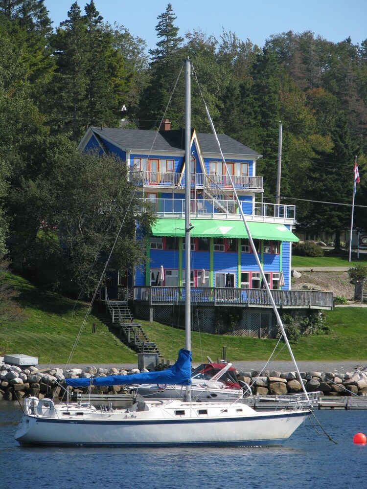 The Tuna Blue Inn and Restaurant