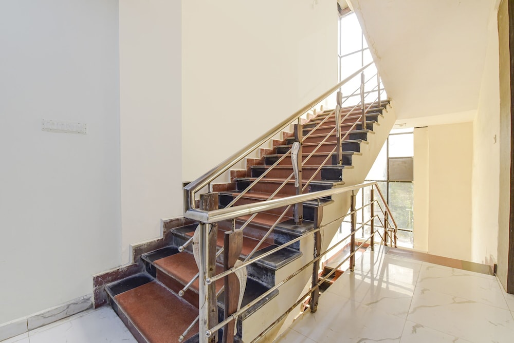 FabHotel Shri Shyam Palace view 3