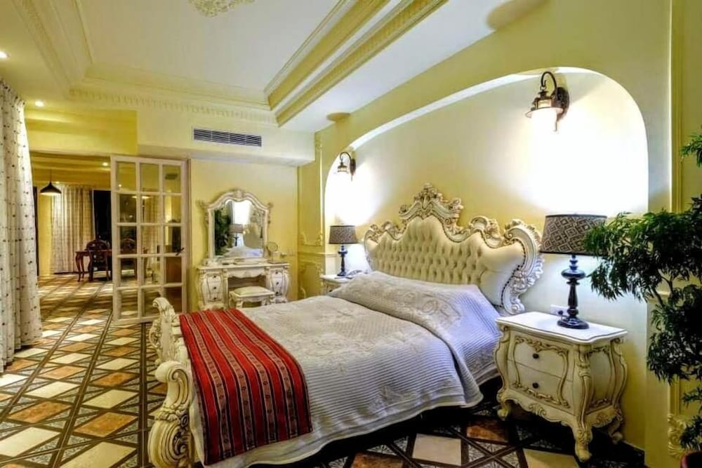 23.5 Blue B & B