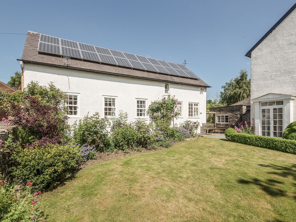 The Old Schoolhouse and Cottage