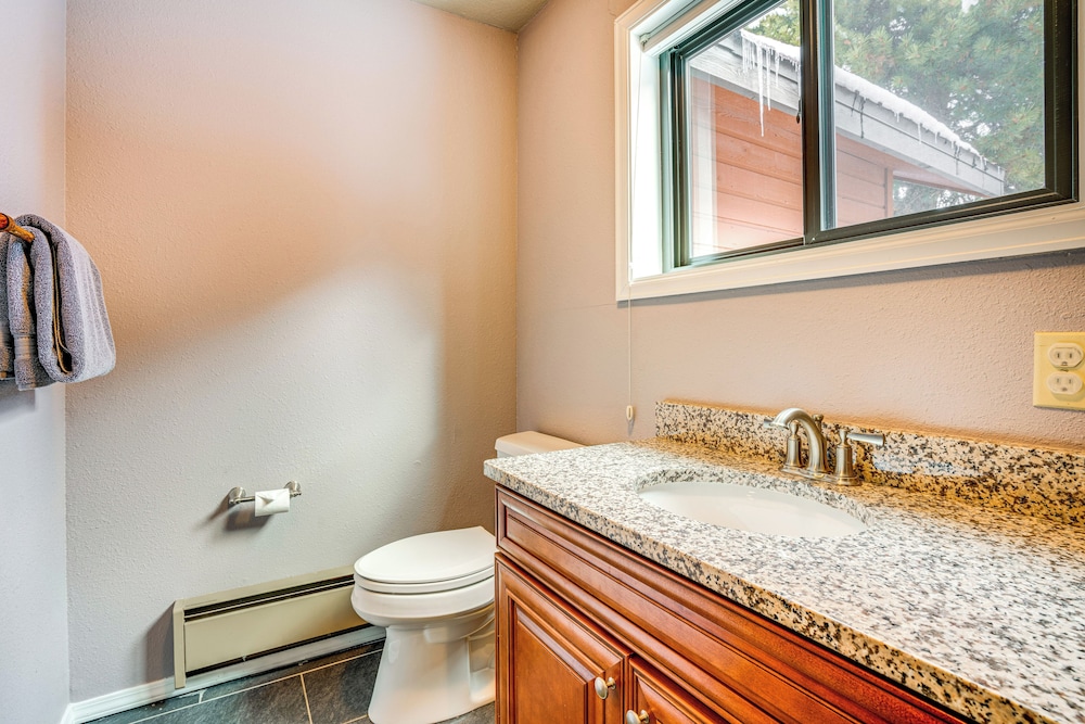 Home w/ Mtn Views in Frisco: Near 3 Ski Resorts!