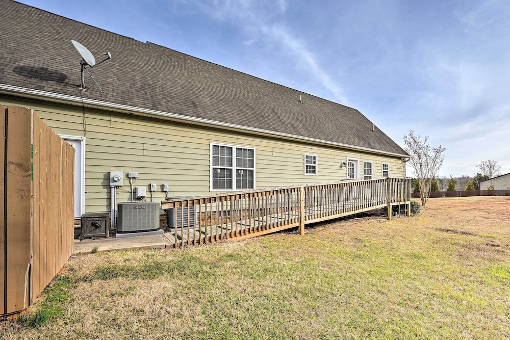 Stokesdale Vacation Rental w/ Game Room! view 4