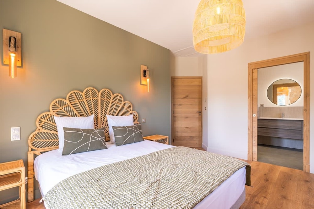 Villa Lou Panta Elegance and Comfort in the Heart of Saint-r My-de-provence