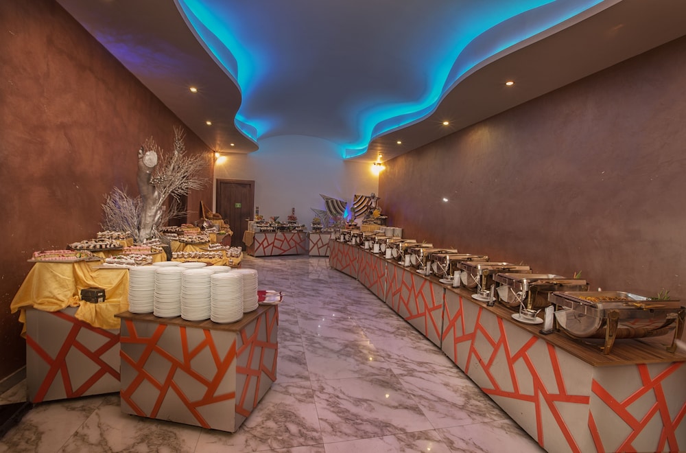 Avenra Beach Hotel