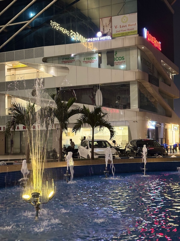 V Love Hotel
