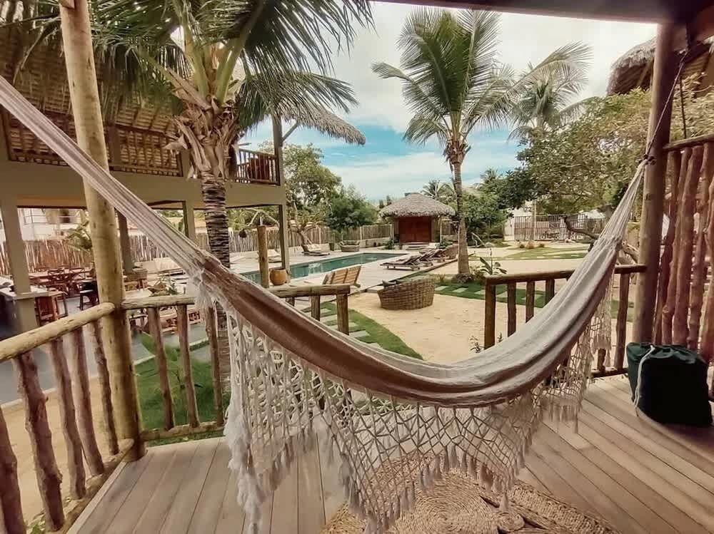 Private Complex With Swimming Pool Close to the Ocean