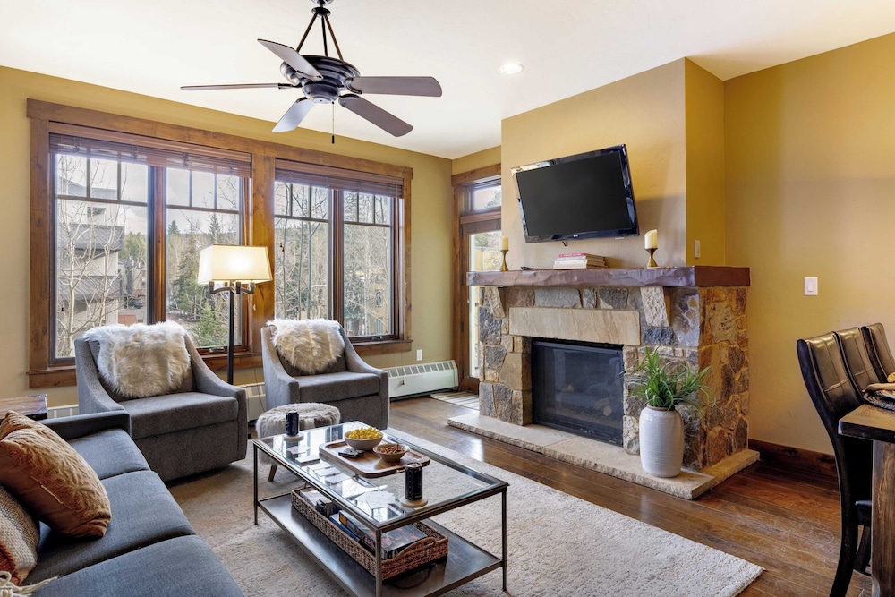 Steps to Lifts, Peak 9, Main Street Balcony, Lounge Pool Water House 5204