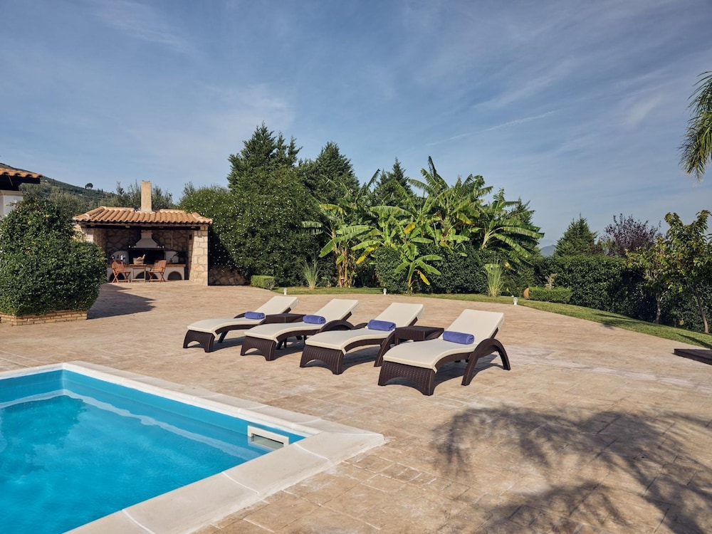 Olive Grove Luxurious Villa With Private Pool Est