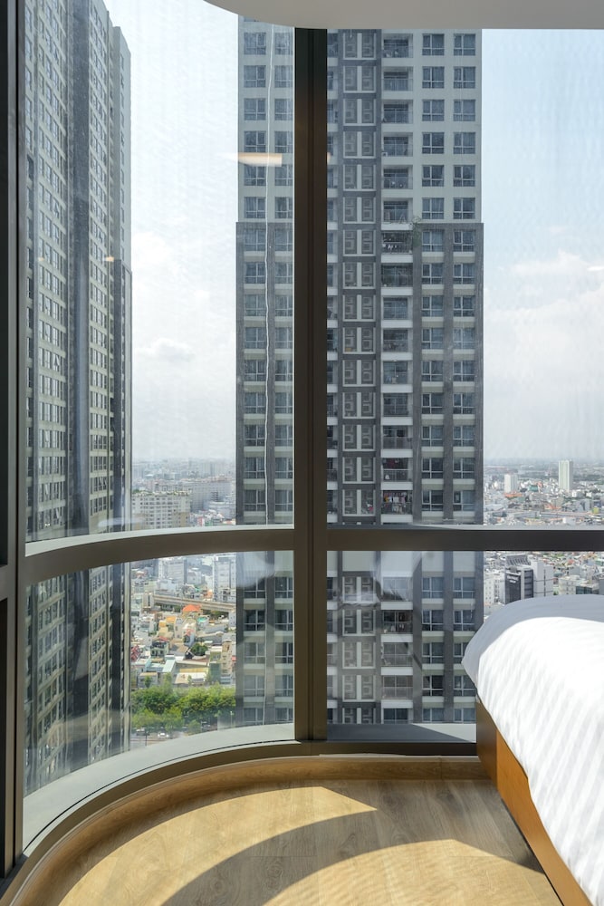 Landmark 81 - Unique Condotel
