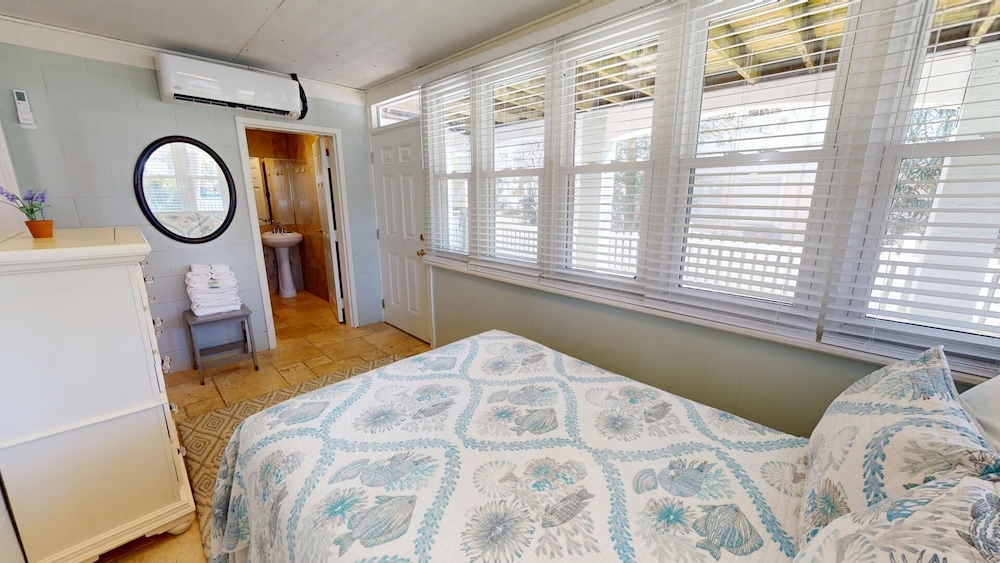 Peach on the Beach by Tybee Vacation Rentals