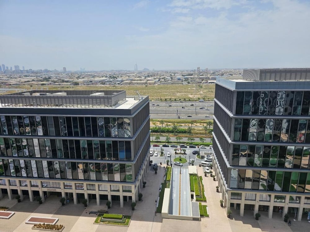 HAPPY SEASON I Park Heights 2 Dubai Hills 1BR