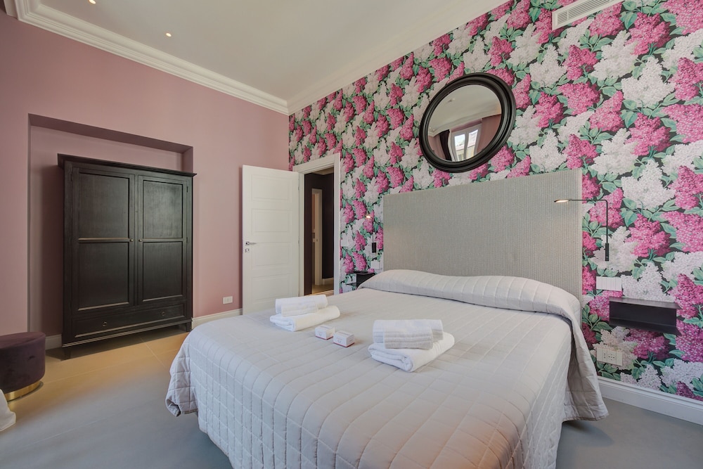 Boutique Central Ornella view 5