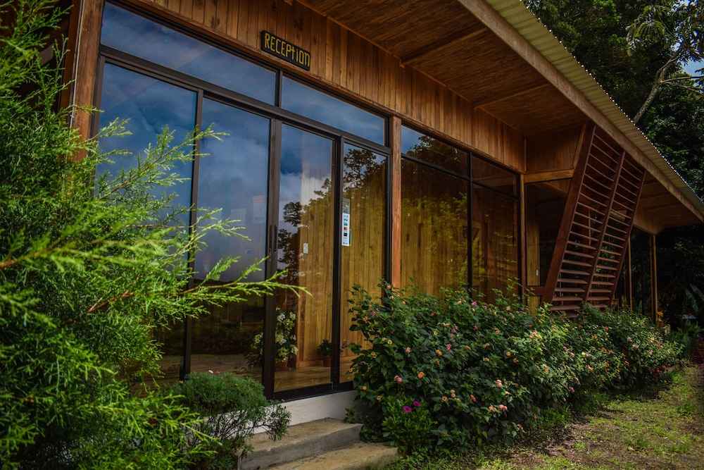 Tityra Lodge