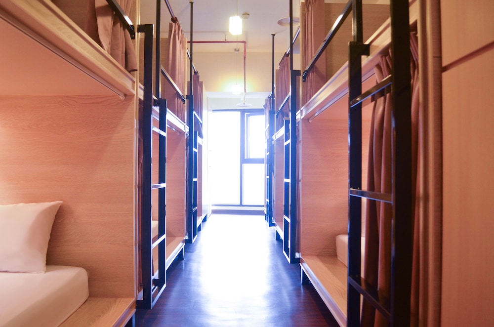 StarBox Hostel
