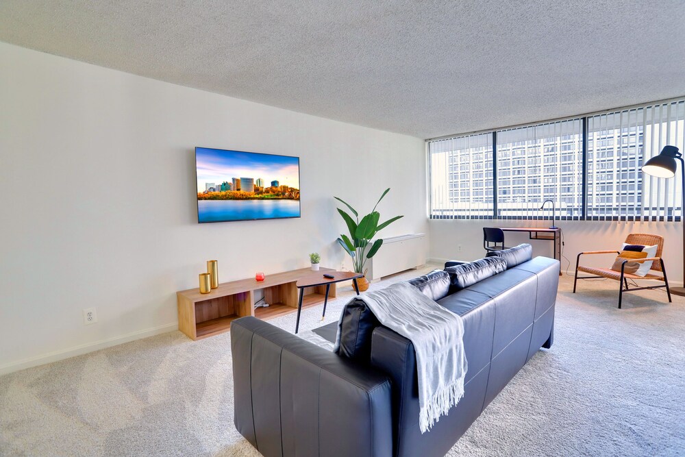 DC Airport Metroline Apartments