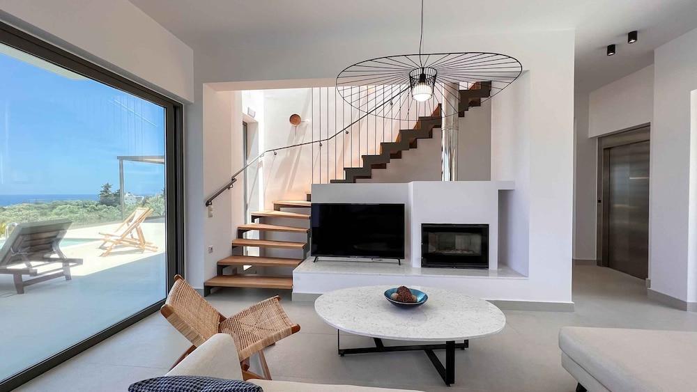 Star Luxury Villa I Gym and Playground