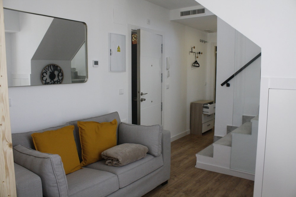 APARTAHOTEL MADRID URBAN SUITES - EDIFICIO EXCLUSIVO - 7 Apartments Boutique Full Equiped