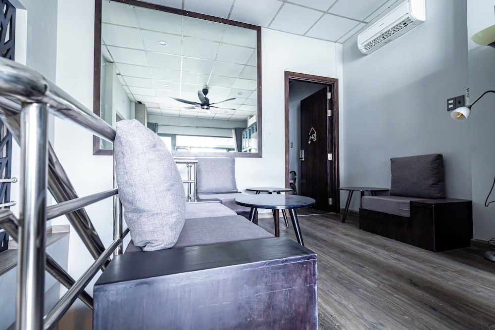 Awenasa by Livinginn