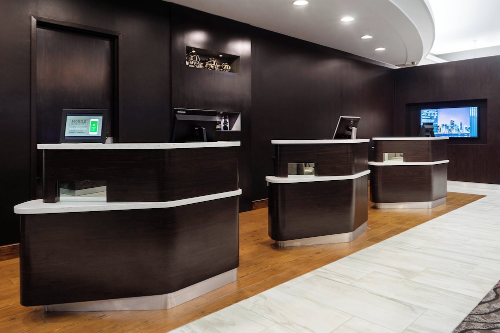 Hotel Courtyard by Marriott Miami Downtown - Image 1