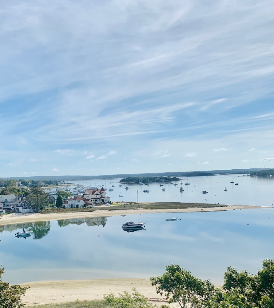 The Glen Cove Hotel & Restaurant
