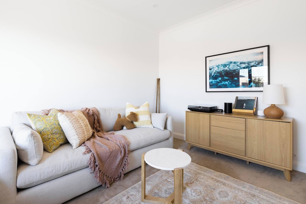 1 Beach House - Award-winning Luxury Smart Home