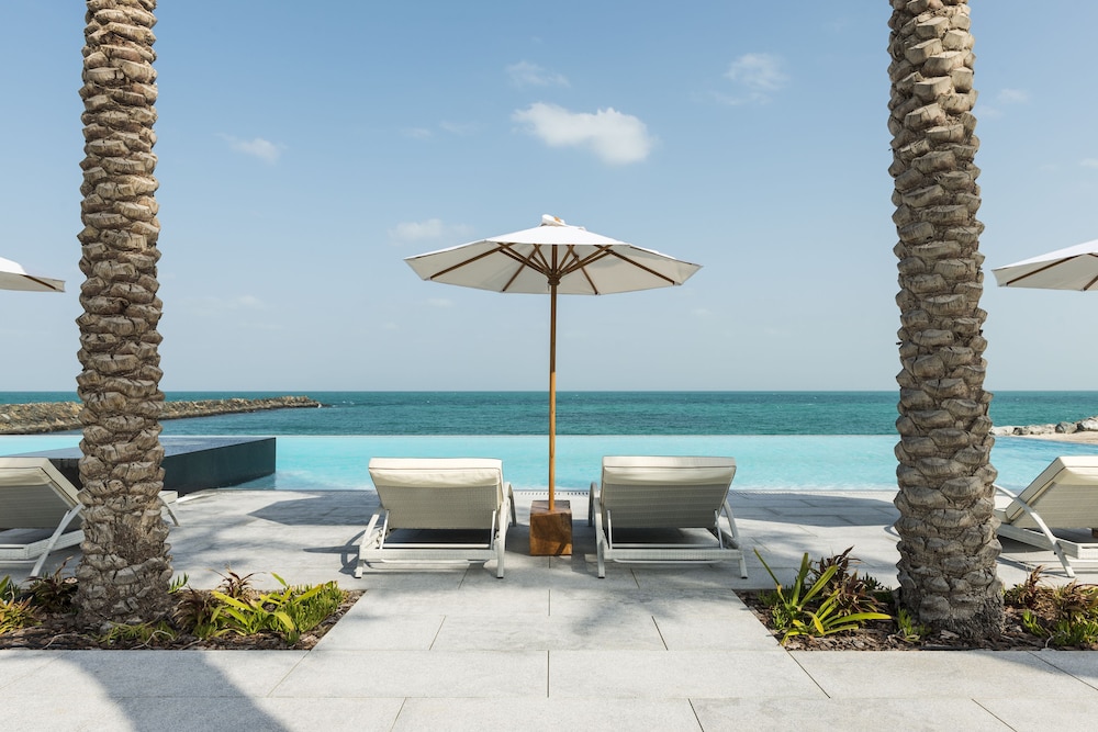 Nurai Island Resort