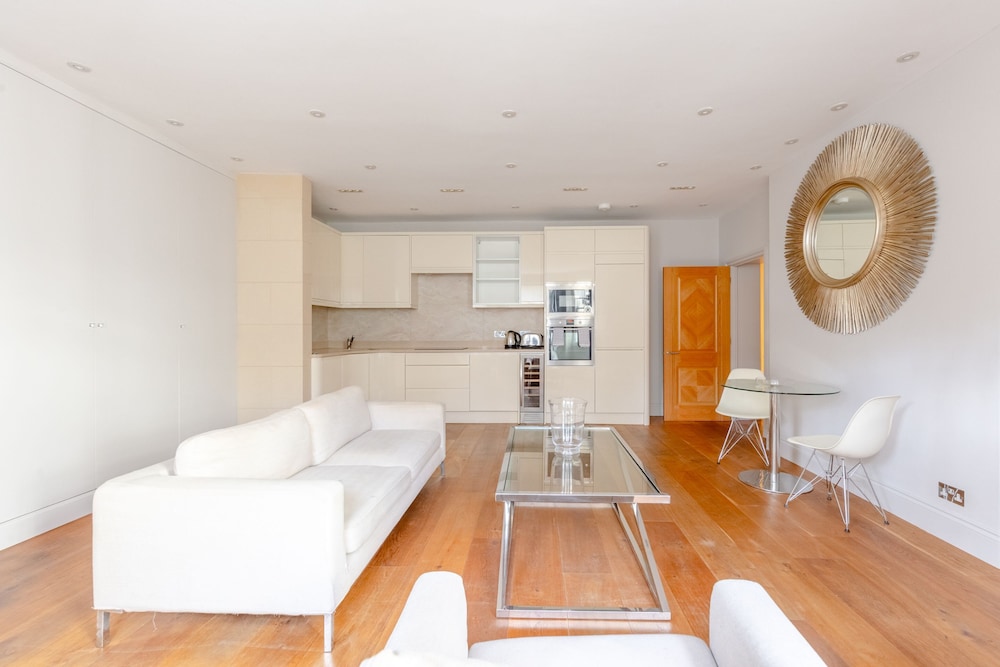 Central 2 Bedroom Flat Near Hyde Park