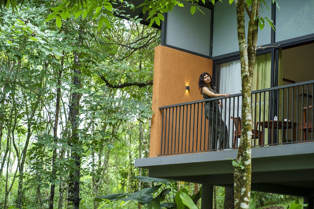 Crystal Kuruva Nature Resort & Spa