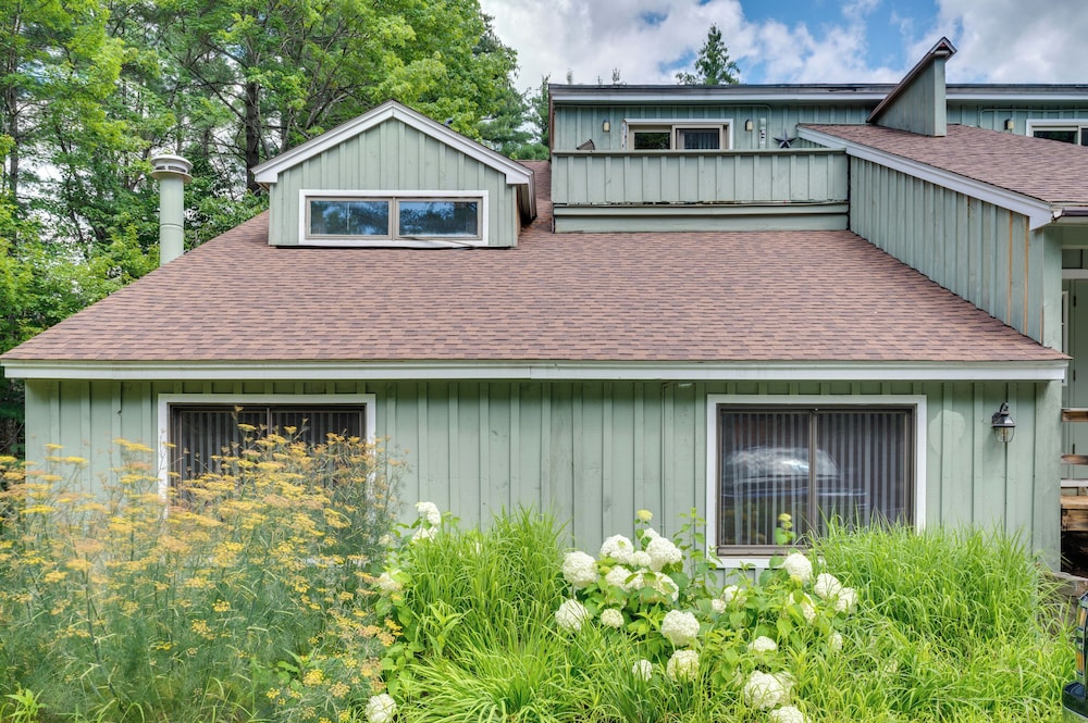 Cozy Bartlett Condo w/ Deck & Resort Amenities! view 5