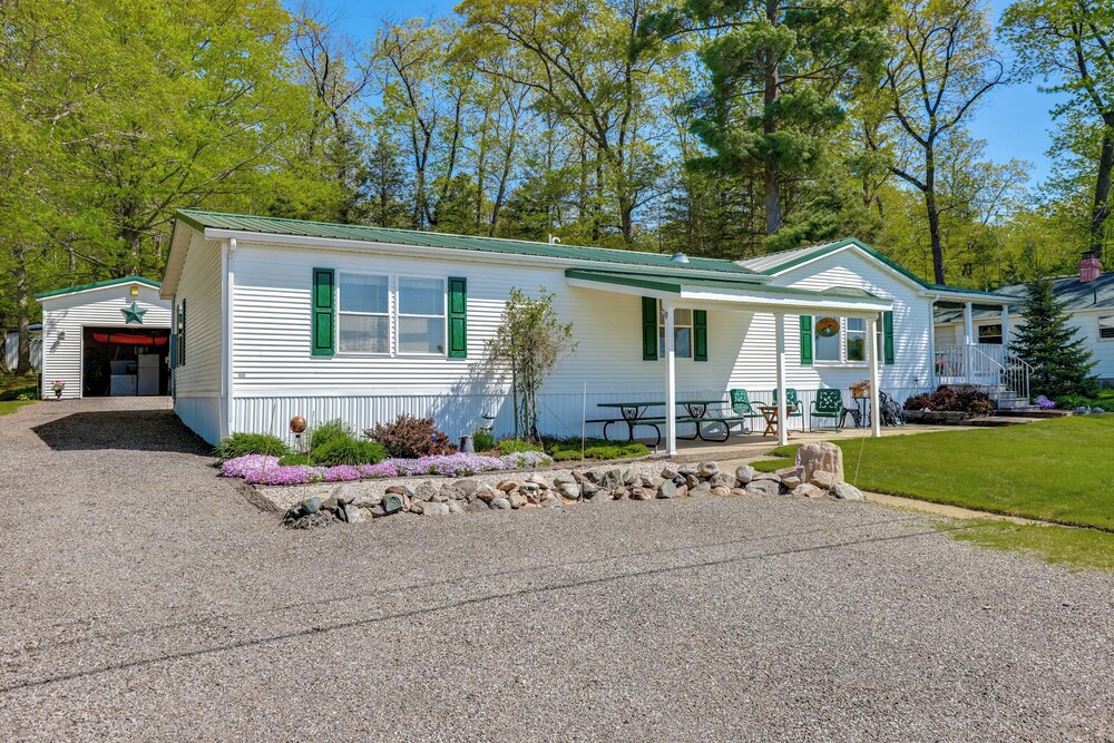 Tallman Lake Access: Family-friendly Home w/ Dock!