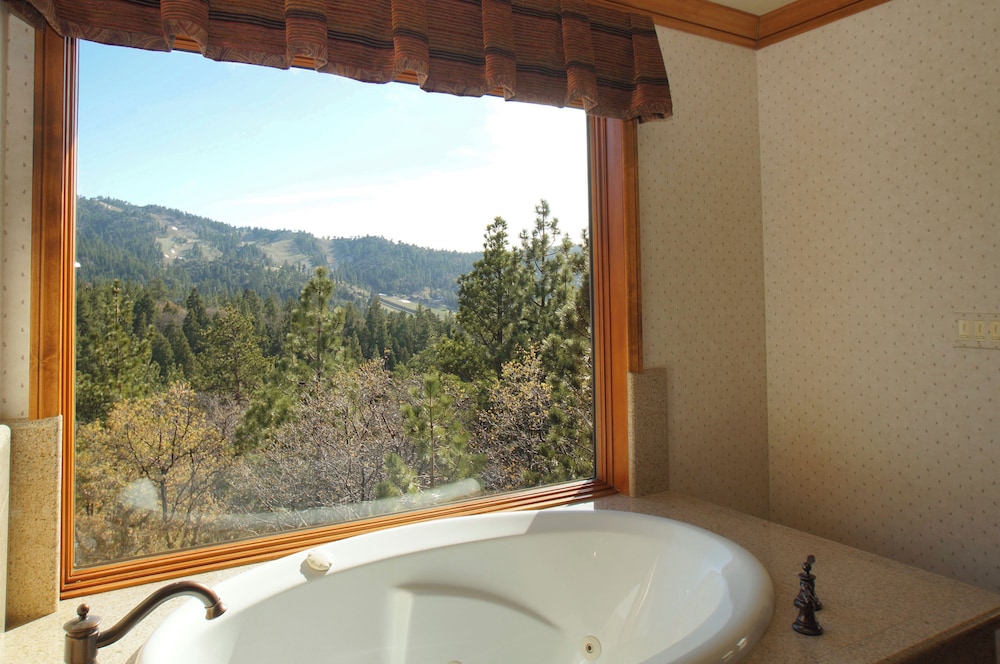 Luxury View Lodge
