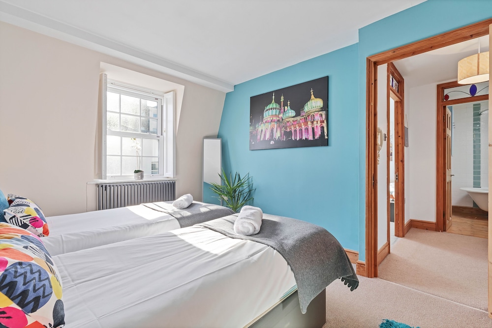 Pebble Mews House | By My Getaways | Parking for one small car