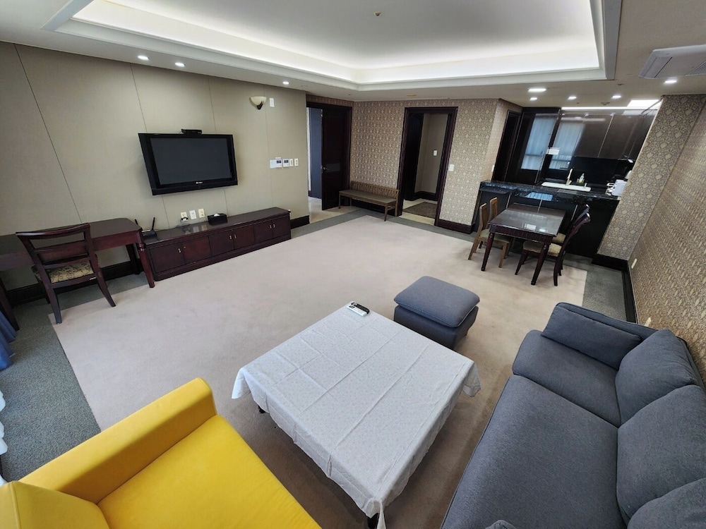 W Residence Hotel Centum City 35