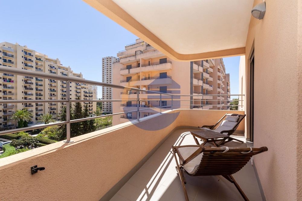 06 in Portim o With 3 Bedrooms and 2 Bathrooms