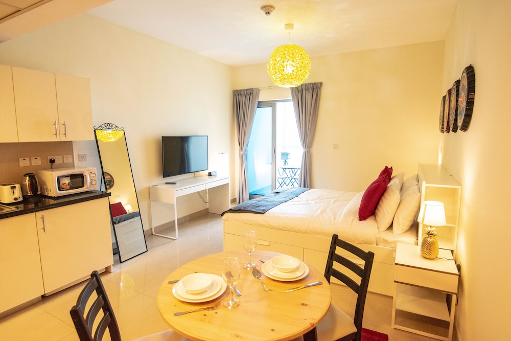 Lux BnB Park Towers Stylsih Studio