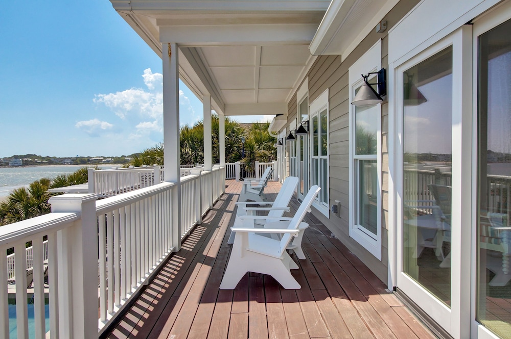 114 Ocean Boulevard by Avantstay Beachfront Infinity Pool Basketball Court Recently Renovated