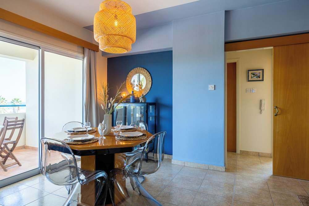 Bayview 2-BR Apartment in Larnaca