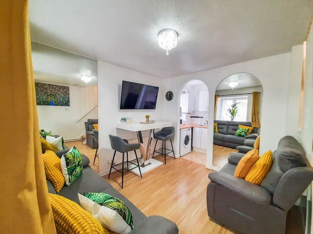 I Luv London Too! 1bed Stunnin Home Sleeps 3!