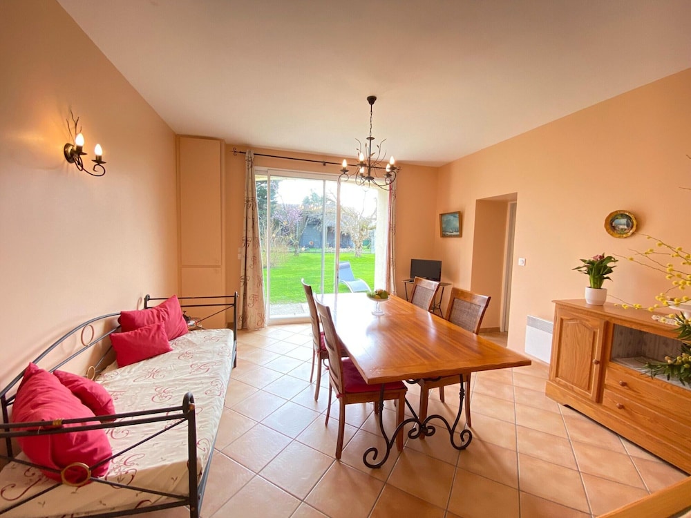 Semi-detached House on a Vineyard, Talais view 5