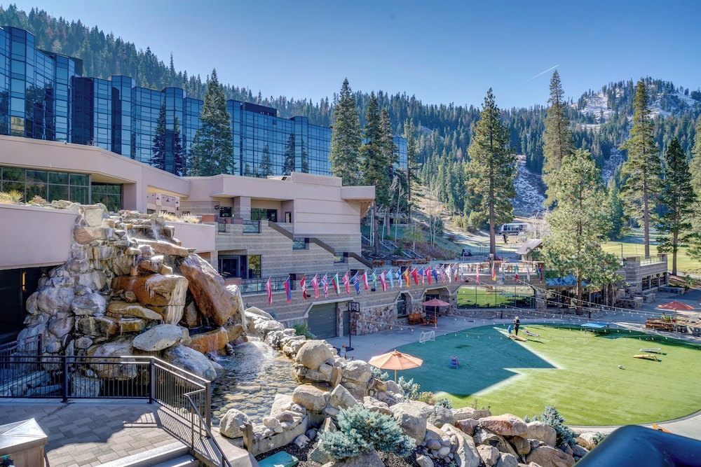 Lake Tahoe Vacations - Breathtaking Olympic Valley Gem: Walk to Chairlift - Property Image 20