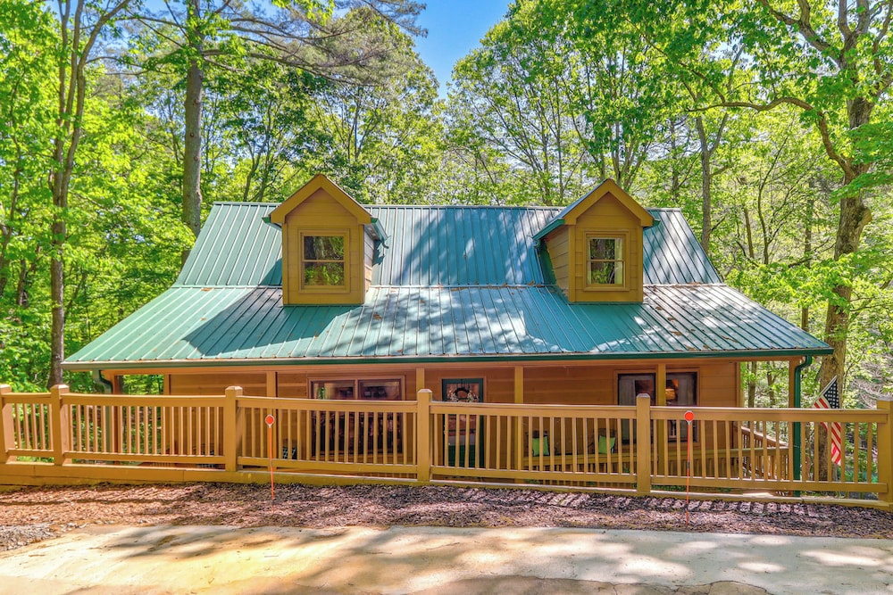 Lakeside Cabin: Game Room, Dock, Orchard, Wineries view 4