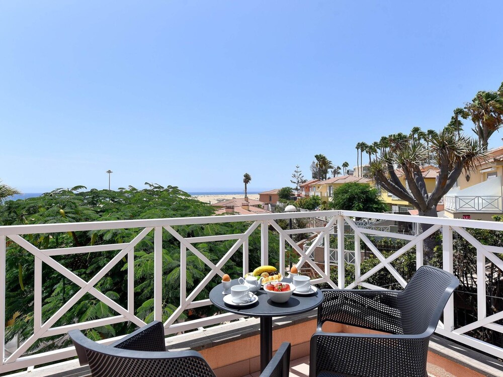 Belvilla by OYO Chalet Santa Ana 15