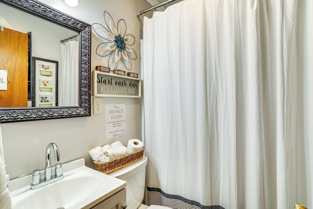 < 1/2 Mi to Lake: Secluded Gem in Cherokee Village