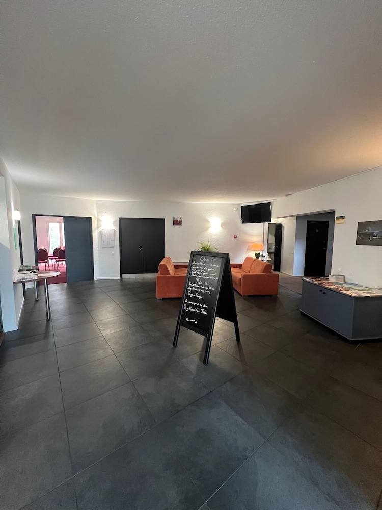 Calais Vacations - Logis Cottage Hotel Calais - Property Image 5