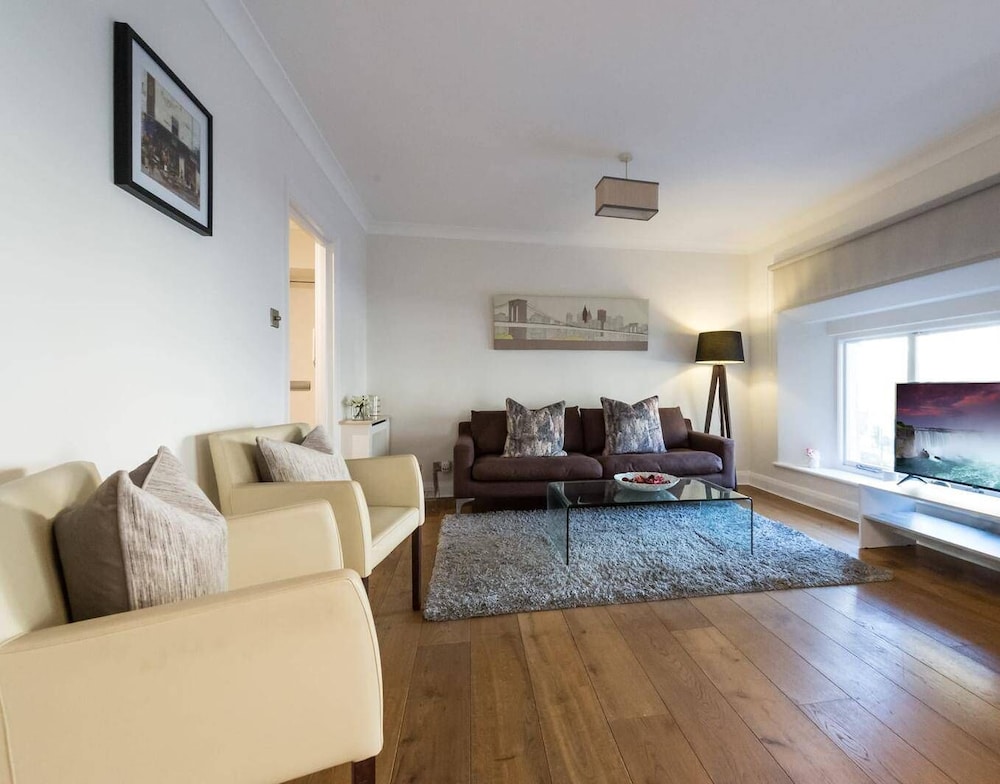 Westbourne Terrace Apartment in London Paddington
